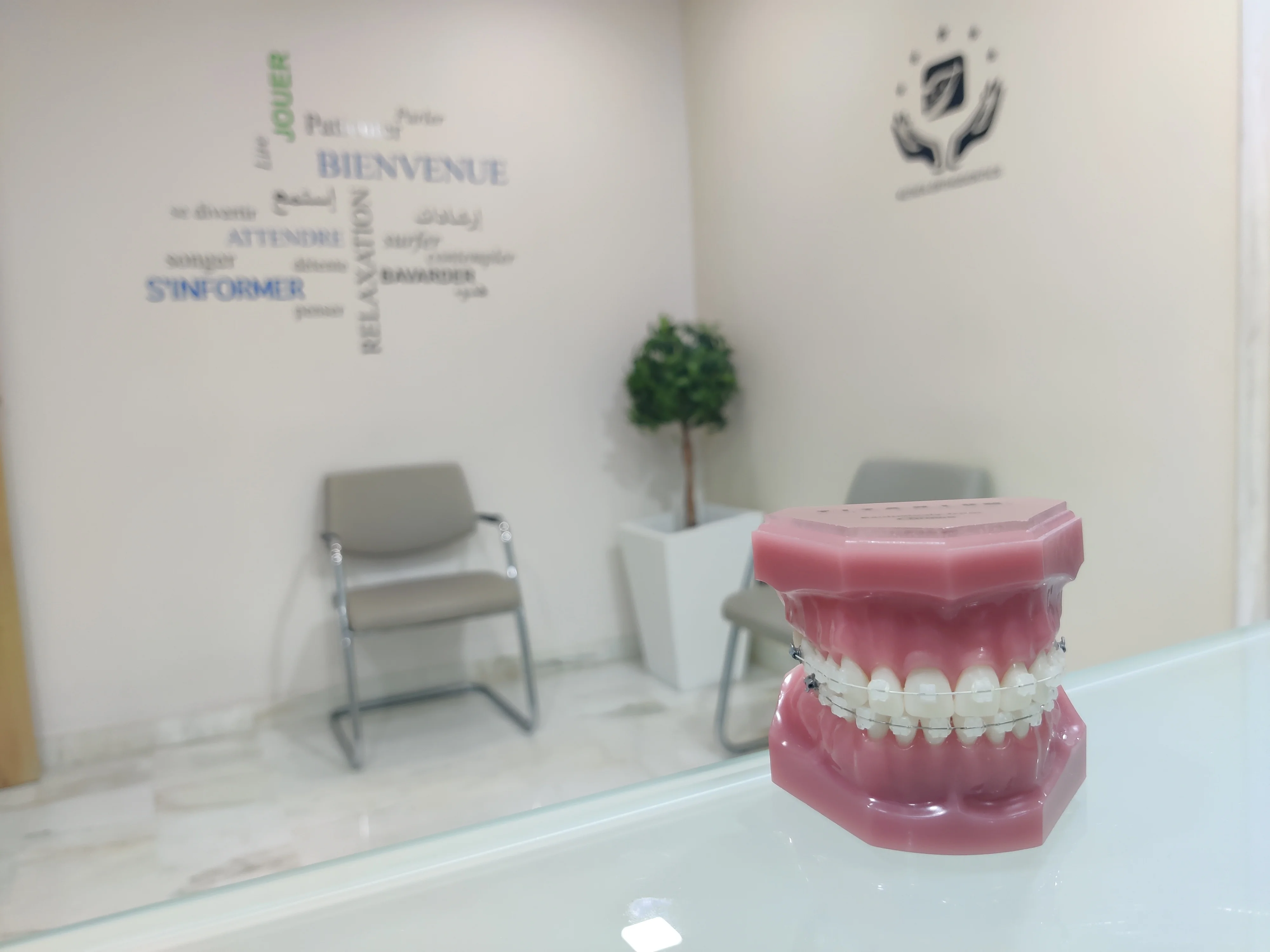 Multi-attache céramique